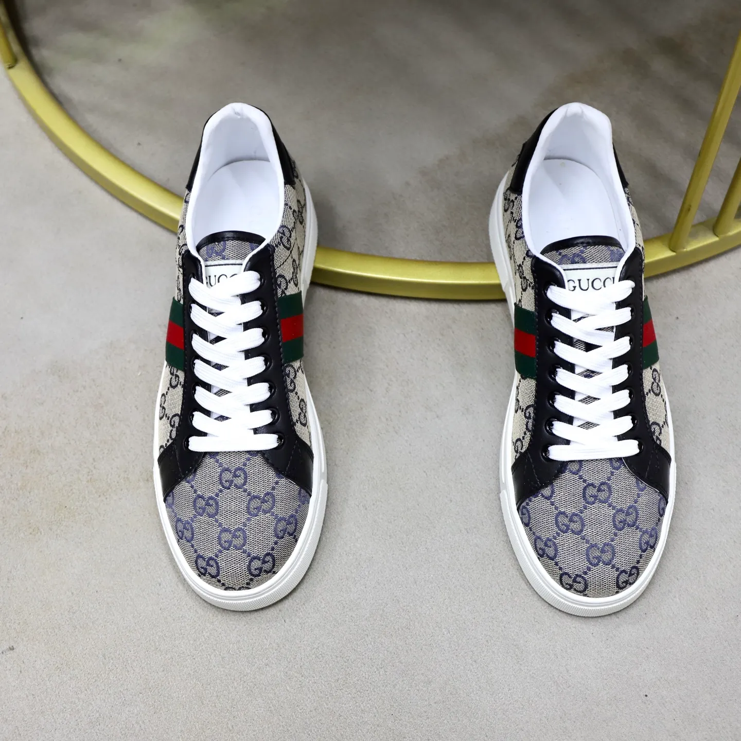 Ex-factory price: 400💰🙅‍♂️🙅‍♂️🙅‍♂️ Brand: Gucci GUCCi Standard code: 38-44 (45 customized) Grade: Same as the official website Material: Original leather splicing Comfortable and breathable sheepskin lining Original wear-resistant outsole Style category: Men's fashionable casual shoes Running sneakers Distinguished luxury brand elements Top luxury Color: actual picture color